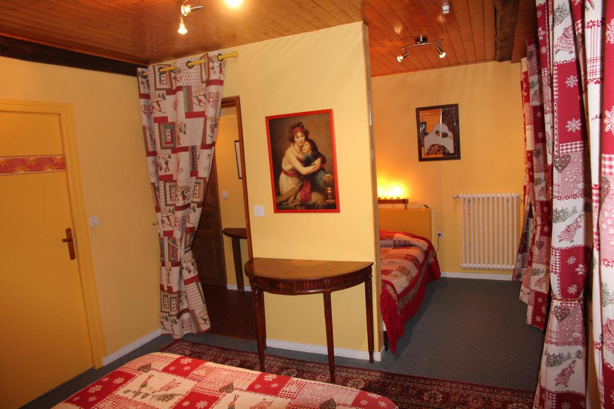 Guest House Chalet Saint Roch Albiez Montrond Bagian luar foto